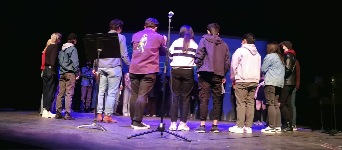 TealePB's tweet photo. Just finished judging my first #SlamPoetry competition, at the  @VicVoicesFest, and...WOW! It was visceral 😲 What amazing poets! 

A few memorable lines of the evening:

"Tear stained Google Doc📄"

"Love is blind, so cover me in brail and read me."

#YYJ #VictoriaBC https://t.co/Lp4Ue94tN2