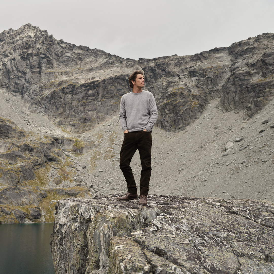 HERITAGE INSPIRED // Classic in design, effortlessly cool.

📷: @derekhendersonphoto
 
#renatured #backtonature #roddandgunn #mensfashion #mensstyle #mensfashion #autumn #winter #seeklessfindmore #winteressentials #luxelayering #gunnguy #southhemisphere #australia #newzealand