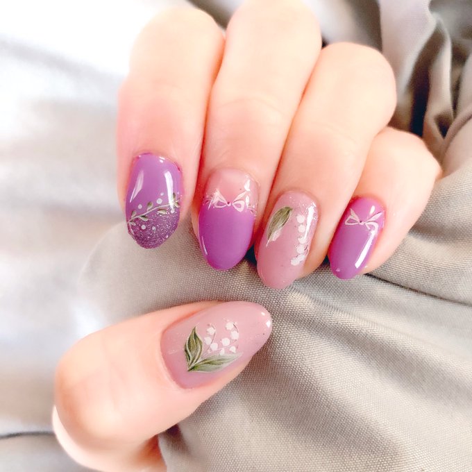 ほたる(スズラン)ネイル🌸
うまくデザイン出来たので見て 