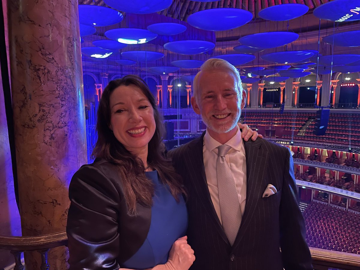MusicalGeisha's tweet photo. At the Albert Hall last night for Classic FMs concert. A hymn was debuted for the RAF. The lyrics were written by Graham Davies. He turns out to be from the same village as me in Wales! What are the chances?! #wales #cymru #bydbach #treuddyn https://t.co/b6XQrb2qEE
