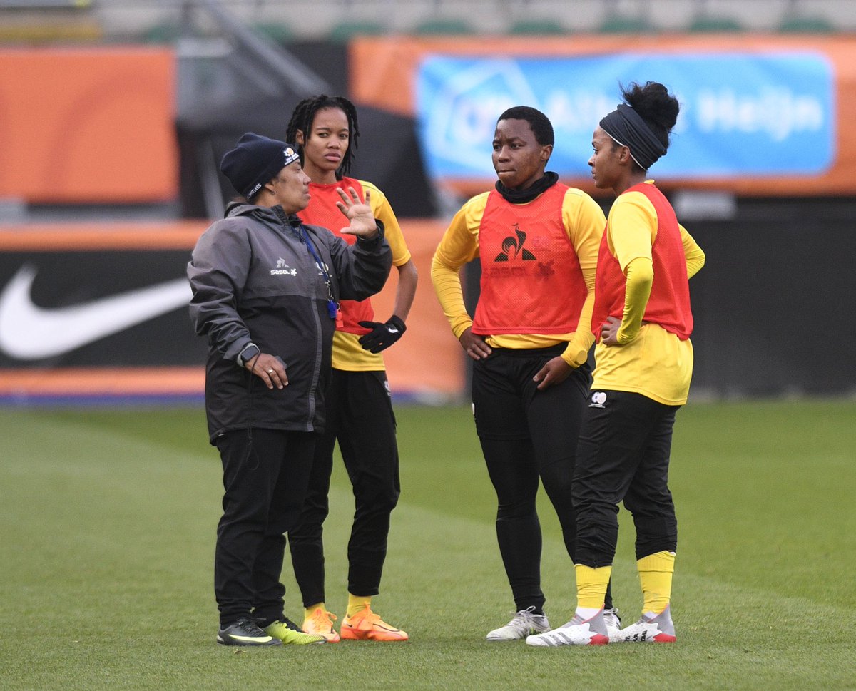 Banyana_Banyana's tweet photo. 🚨MATCHDAY 🚨

⚽: Netherlands 🇳🇱 🆚 Banyana Banyana 🇿🇦
🏆: International Friendly
🕕: 18:45 (build up from 18:00)
🏟️: Cars Jeans Stadion
📺: LIVE on @SPORTATSABC Channel on DTT, Openview 124 and also available on TelkomONE.

#LimitlessAndBeyond #Womensfootball https://t.co/nbdi1NP9RL