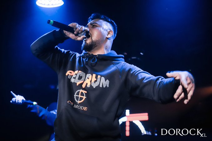 View image on Twitter