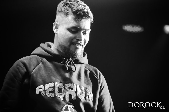 View image on Twitter