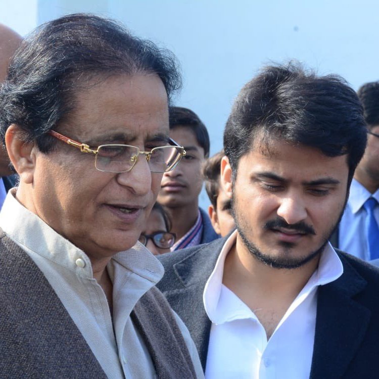 RehmanSadaf786's tweet photo. #NewProfilePic https://t.co/xGSJJvydFr