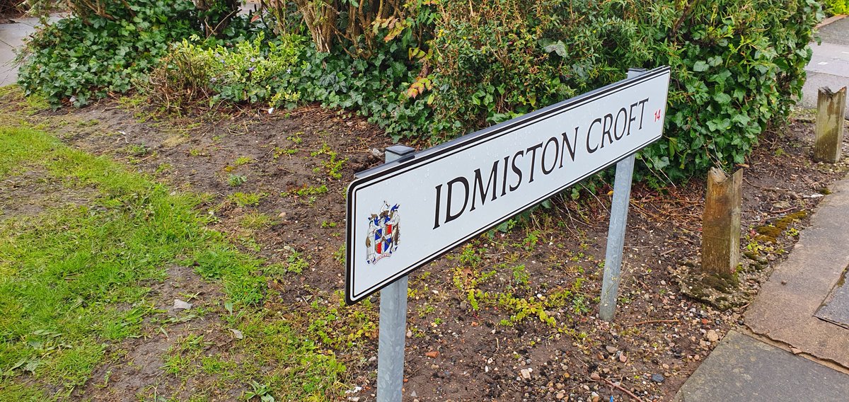 BrandwoodWMP's tweet photo. Knife sweep in and around Idmiston Croft conducted this morning nothing found 👮‍♀️👍🚔#keepingthecommunitysafe #oneknifeonelife @GuardianWMP https://t.co/3gtHwZFhZq