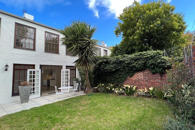 3 BEDROOM TOWNHOUSE FOR SALE IN WYNBERG UPPER
Asking price: R3,495,000
Contact Jessica Gaertner 064 695 1975 to arrange a viewing. ow.ly/EfLh50IHieN

#KnightFrank #SouthAfrica  #CapeTownProperty #Property #YourPartnersInProperty #WynbergUpper #ForSale
