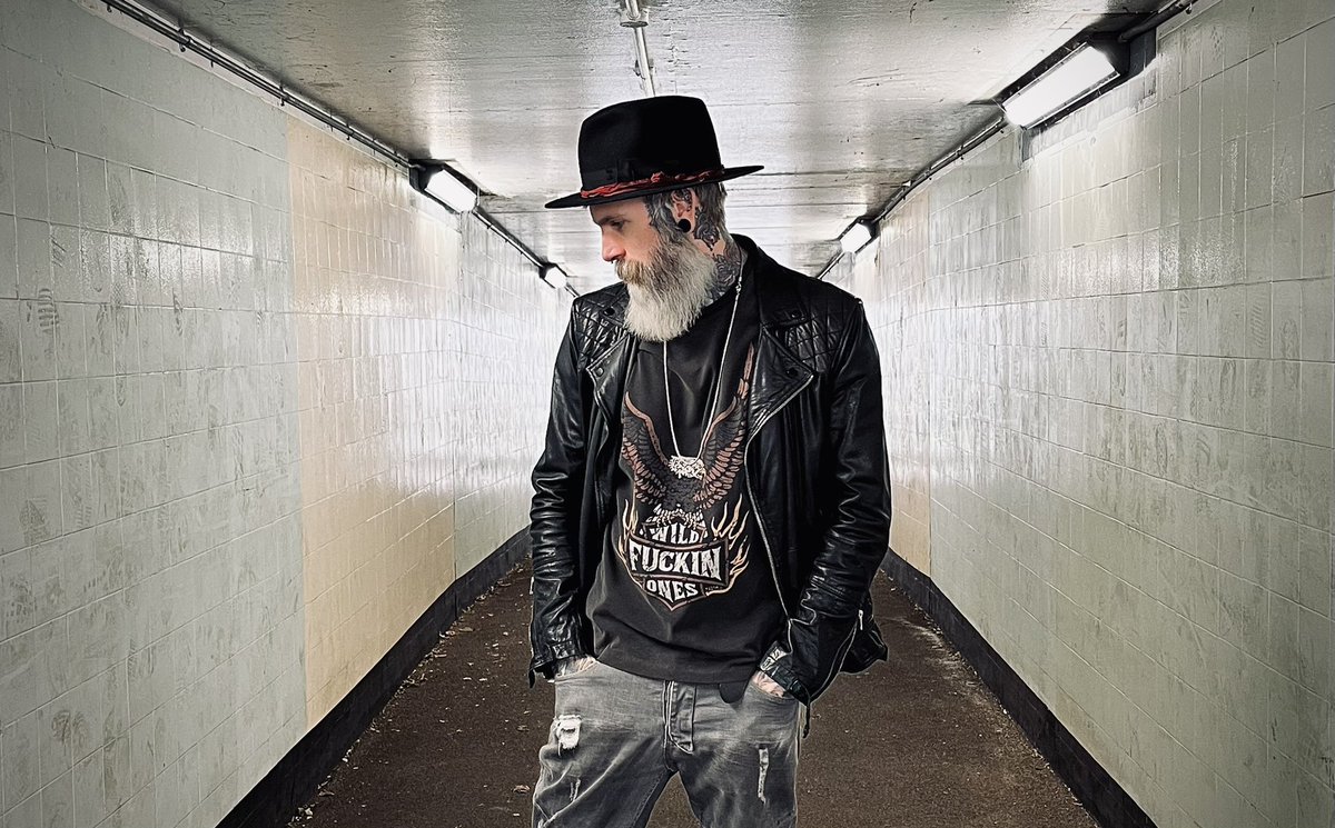 DickSmithModel's tweet image. Love this vintage Tee from @otheruk go check them out. 
#other #otheruk #otherukclothing #otherclothing #vintagetee #vintagestyletee #vintage #wildones #eagle #eagles