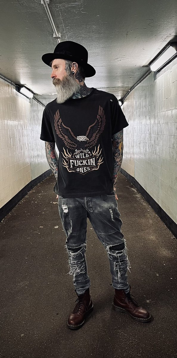 DickSmithModel's tweet image. Love this vintage Tee from @otheruk go check them out. 
#other #otheruk #otherukclothing #otherclothing #vintagetee #vintagestyletee #vintage #wildones #eagle #eagles