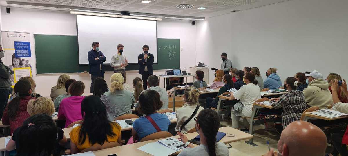 GVAturisme's tweet photo. 🗣️"Ya ha empezado un curso en Benidorm y preparamos más en València, Castelló y Torrevieja. En Ciudad de la Luz aprovechamos las cocinas de #AGsolidaria"

@FraColomer sobre los cursos de hostelería y turismo para refugiados ucranianos https://t.co/CjDiiDo8q7