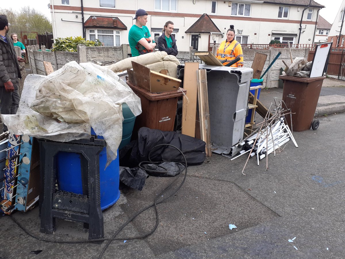 daztatt2's tweet photo. Great joined up working with NCH on the Bulwell Hall Community Garden.Making a difference for residents during planned spring clean events. https://t.co/WPKsBLp8Me
