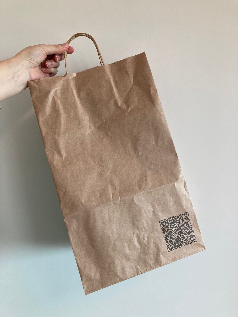 FarmaCHUS's tweet photo. Hoy un pequeño y deseado paso para retirar el plástico de las consultas, proyecto #ecoconsulta sostenible , manteniendo la intimidad de ls personas,cn el código #QR tienes toda la información de las consultas! Con la colaboración de @ViforPharmaES @santiagosergas @SanidadeXunta https://t.co/Omm2sCdtph