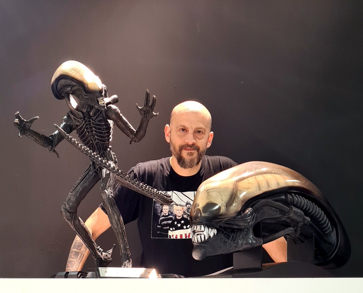 Luisnostromo's tweet photo. Dejé para el final estos 2 griales de H.R.Giger.
Todo recogido y mañana para Barcelona.
Si habeis pasado por la expo en Murcia o visitado el Museo Alien comentad que piezas os gustan más.
___
#museoalien #museoalienbarcelona #Alienmuseum #Giger #hrgiger #Xenomorph #exhibition https://t.co/eWPCSOWkf3
