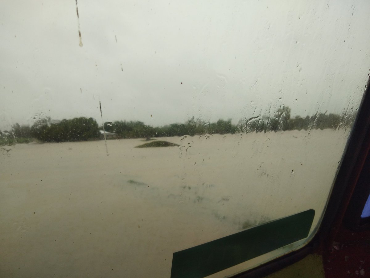 _hrhyns's tweet photo. wahh, mas lumapad swimming pool natin ah! sksksks this is a vast open space na parang dagat na. please Abba Yahweh, keep us all safe! 🙏💞 #AgatonPH #BagyoPH https://t.co/E2HMQu93vf