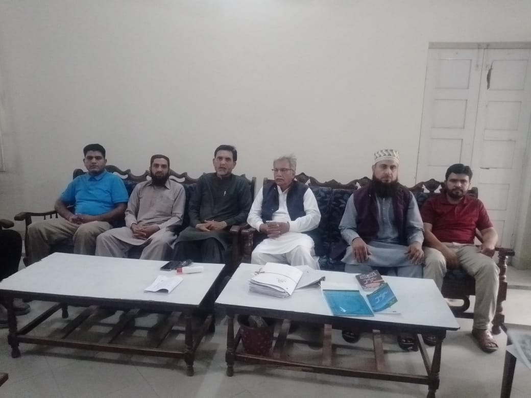 misssharif786's tweet photo. #Suo_Moto_For_Teachers
ٹیچر کے ساتھ یہ ناروا سلوک کیوں۔۔۔۔ https://t.co/zCZyYclbT6