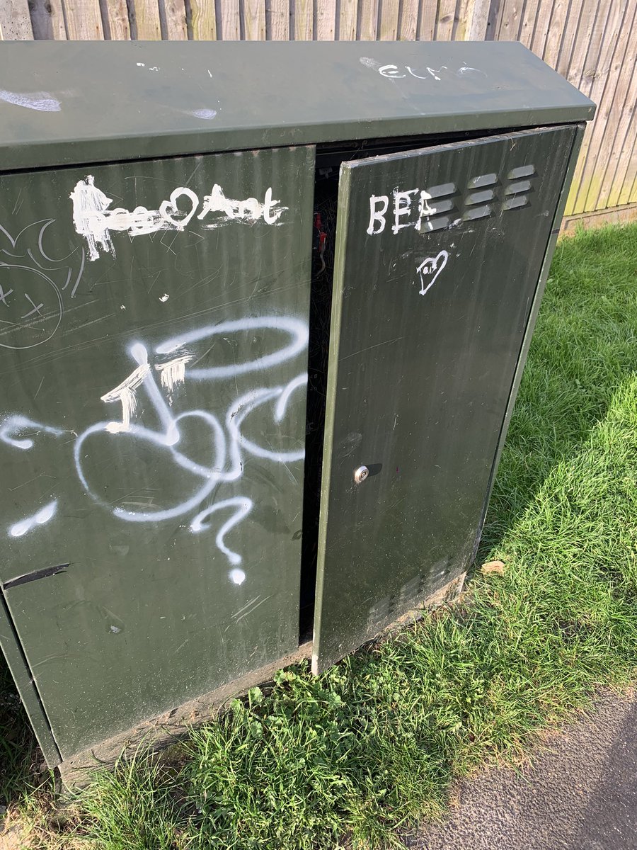kentpattesting's tweet photo. @virginmedia box is open and could be subject to vandalism, if you need more info please DM https://t.co/aFRPwA0TY6
