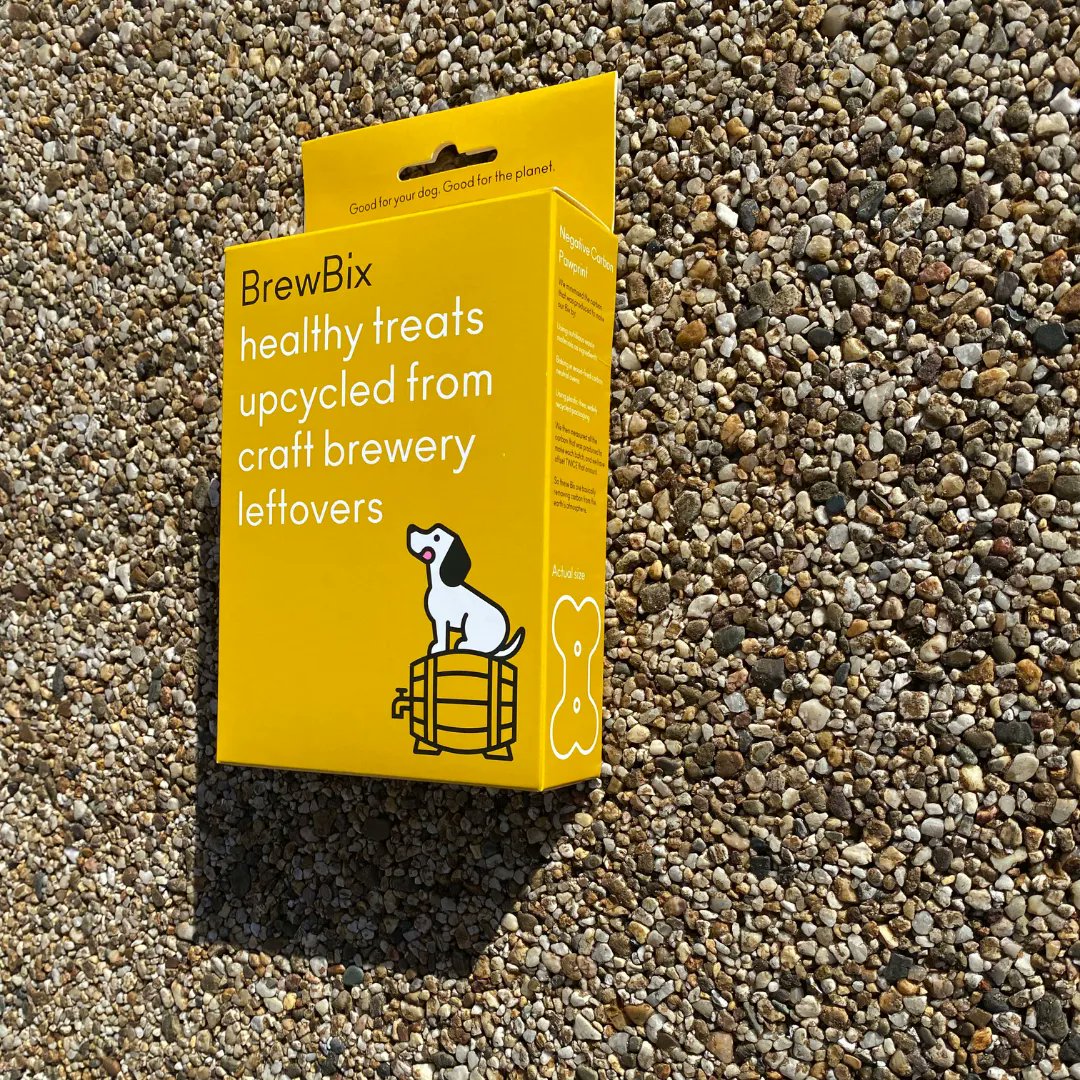 DOG TREATS THAT STICK TO THE WALL!

How do you think we made our Bix float?!

#healthydogtreats #ecodogtreats #naturaldogtreats #vegandogtreats #upcycling #circulareconomy #petshop