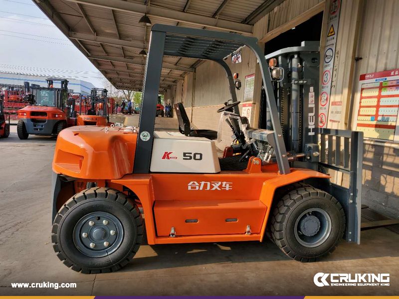 Crukingcn's tweet photo. 👉HELI #CPCD50 5 Ton Forklift
Load capacity: 5000kg
Engine model: QUANCHAI
Load center: 600mm
Min. ground clearance: 200mm
Max. lifting height: 3000mm
Fork size: 55x1220x150mm
🔛More about CPCD50, contact #CRUKING. #Forklift #DieselForklift #HeavyMachinery #LogisticsMachinery https://t.co/2lEn1SZN4Z