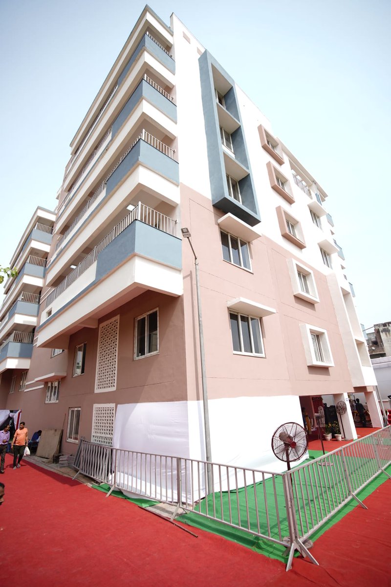 AamAadmiParty's tweet photo. NO! This isn't a Hotel!

This is a World-class Old-age Home for Delhi's Senior Citizens by @ArvindKejriwal Govt! https://t.co/LDoJCQBSAf