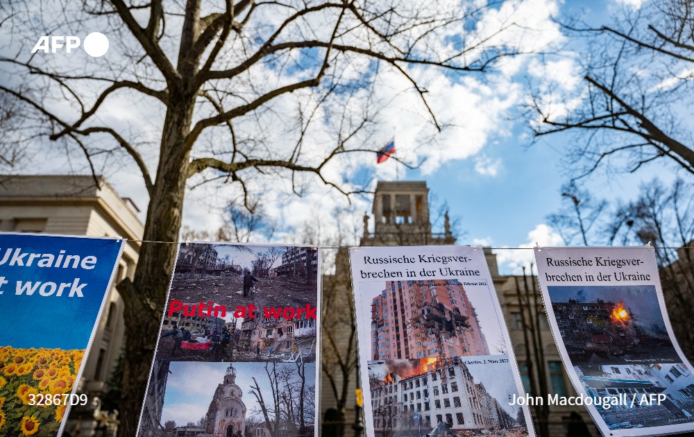 Les agressions envers la communauté russe en Allemagne se multiplient depuis l'invasion de l'Ukraine, faisant redouter aux autorités une importation du conflit sur leur territoire #AFP 

➡️ u.afp.com/whyg
Par <a href="/DavidCourbet/">David Courbet</a>