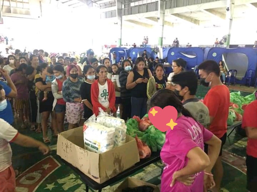 Hatdoggidogss's tweet photo. Another update po!

BAROTACNONS FOR LENI! 💗

Cash donations

Gcash: 
Rezel Ann Sabitero
09073041089 

Bank transfer: 
Uoie Hanna Barcenas 
BPI-1339326106

#NorthernIloiloNeedsHelp #IloiloNeedsHelp #AgatonPH #BagyongAgaton https://t.co/vm5PgDJWL4