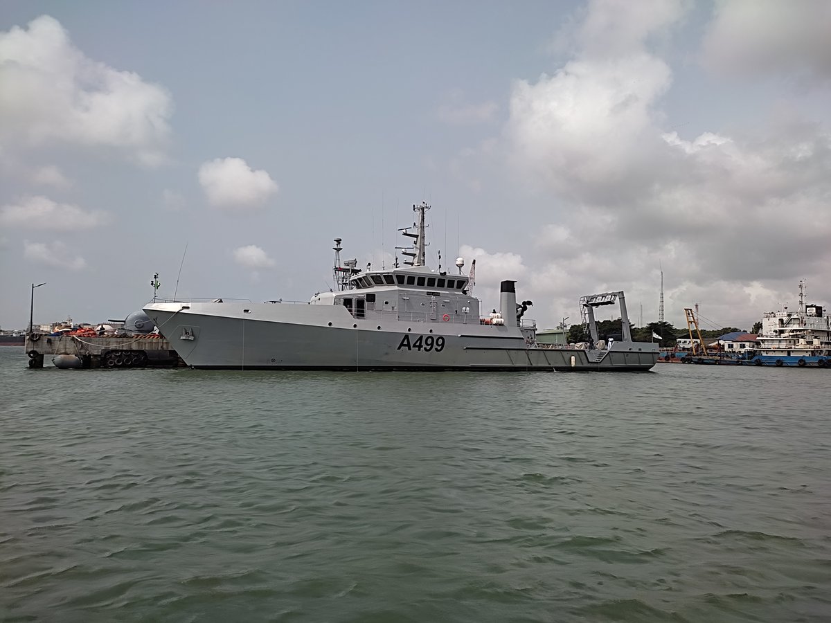 shom_fr's tweet photo. Le NNS Lana « meilleur grand navire de recherche 2021 » pour le magazine @BairdMaritime 👏
👉 Ce navire de la Marine nigériane a été construit par le chantier OCEA.
👉 Le Shom a participé à l'intégration des équipements scientifiques, aux essais et à la formation du personnel. https://t.co/Ij1NuA5aLH