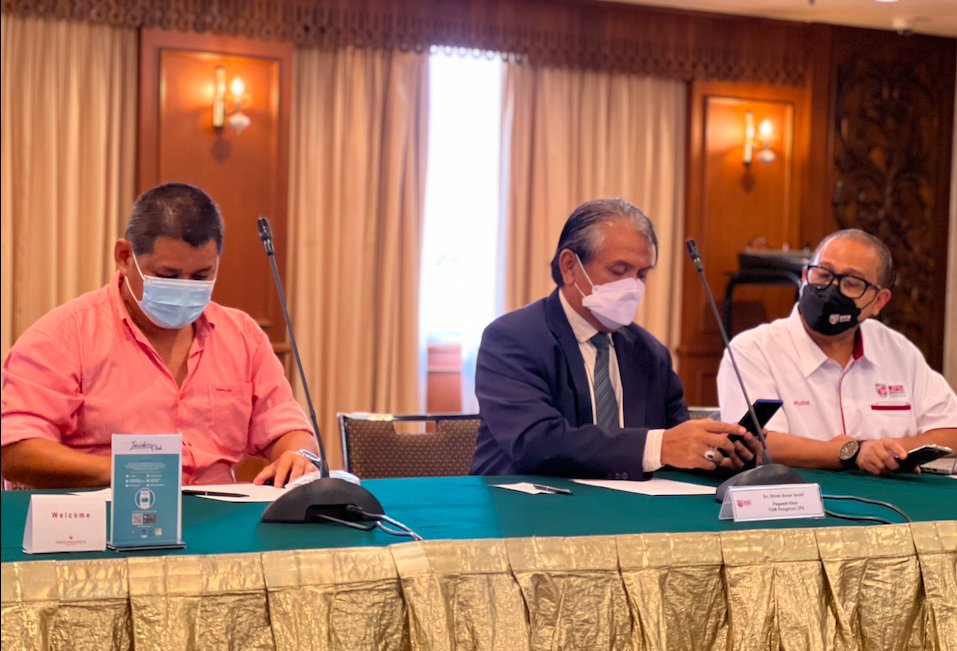 Thank you to His Royal Highness Dato 'Seri DiRaja Syed Razlan Ibni Almarhum Tuanku Syed Putra Jamalullail, board chairman of Universiti Putra #Malaysia #UPM &amp; his entourage for joining discussion with us &amp; briefing at #GrandMargherita Hotel #Kuching <a href="/beritartm/">Berita RTM</a> <a href="/bernamadotcom/">BERNAMA</a>