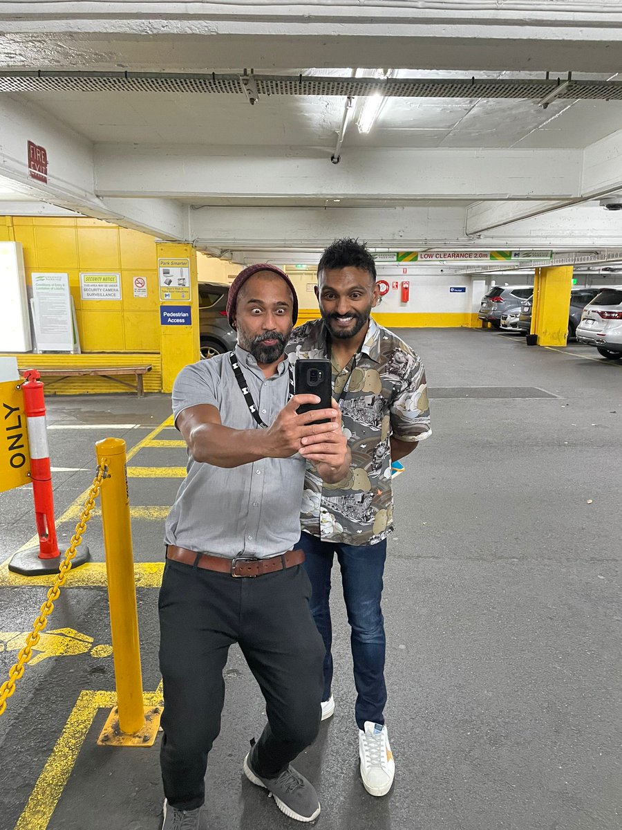 subryn's tweet photo. Super lucky to meet the legend himself @AkmalSaleh .... he's wearing a wig though... #comedyfestival #Melbourne https://t.co/vVc89ytUtV