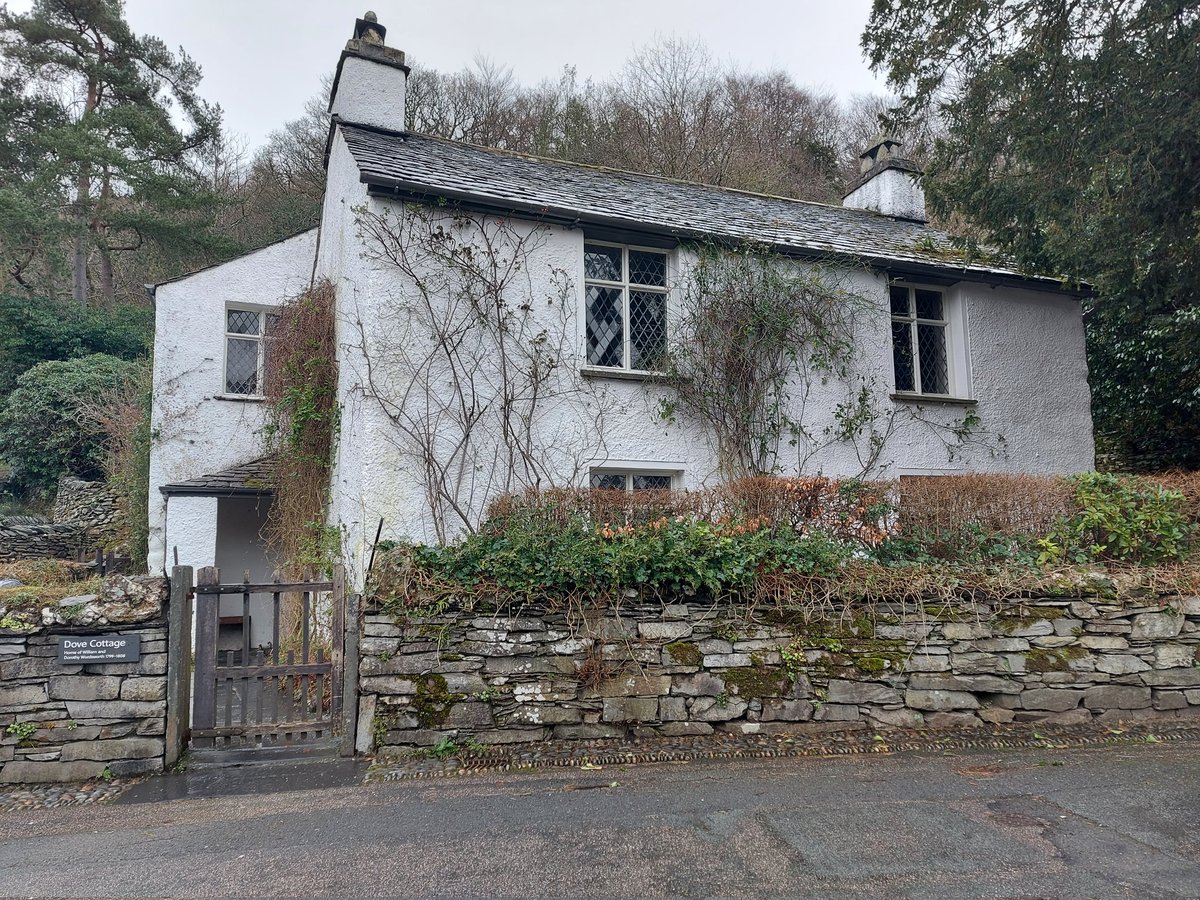 #Favourite places #Cumbria
D is for #dovecottage @WordsworthGras, it was home to William Wordsworth & his family from 1799-1808. It's well worth a visit 
@Wordsworthians @LakesCumbria @visitgrasmere @POETSorg @poetrymagazine @Poetry_Society 
#Wordsworth 
📷Alexatourguide