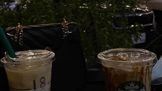 jeongdaddusvt's tweet photo. cocktail to coffee nights 

a jeongcheol one-shot au wherein jh has been scrolling thru his phone while drinking his fave cocktail when a guy suddenly sits beside him and said:

“strike a heart. tch. what a waste. why did you tap the x in that buff good-looking guy” https://t.co/omf4lfoKPF