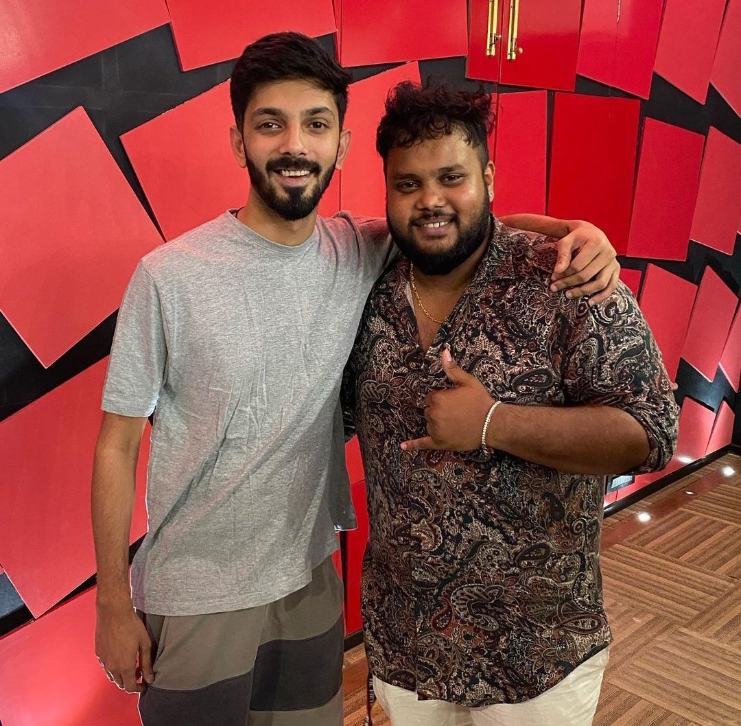 Anirudh_FP's tweet photo. Rockstar @anirudhofficial latest! 🤩 @ananthkrrishnan

He has sung a track for Musician @92Kumaran 's film #Singapenne 

Best wishes! 🥳 https://t.co/5poHNIjBVa