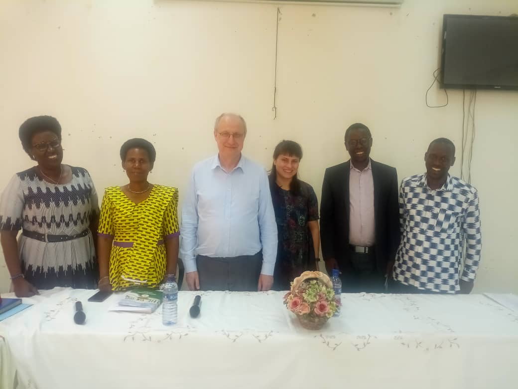 JeanMichelDeWae's tweet photo. Excellente réunion avec la Directrice Générale de l'Ecole Normale Supérieure du Burundi, Prof. Ir. Nusura Hassan et sa dynamique équipe. Une première visite mais certainement pas la dernière. L'après travail fut aussi très prometteur. @ENSBurundi @MvutsebankaC https://t.co/38uhufJGrJ