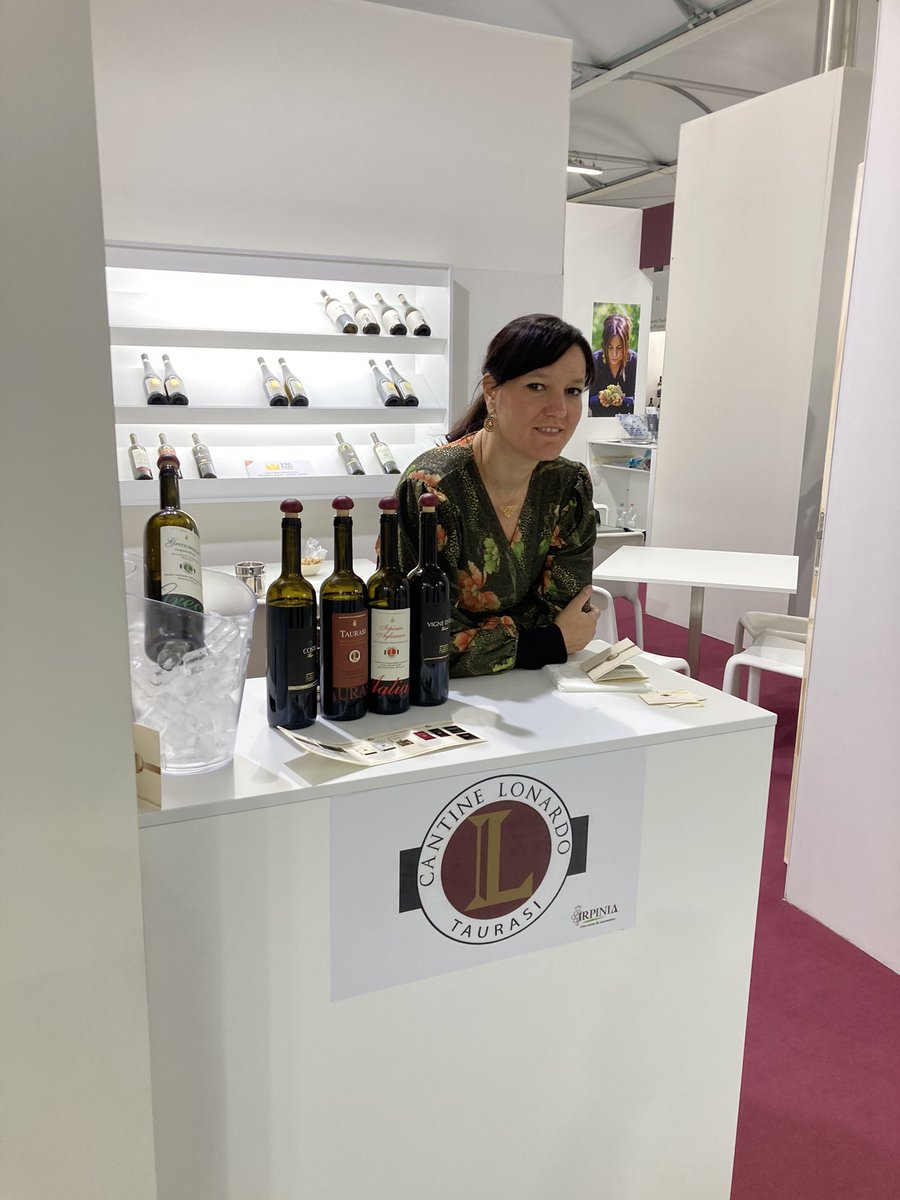 LonardoCantine's tweet photo. Day 3!!! Ready to go… 🍷@VinitalyTasting https://t.co/GQJnbjLQzx