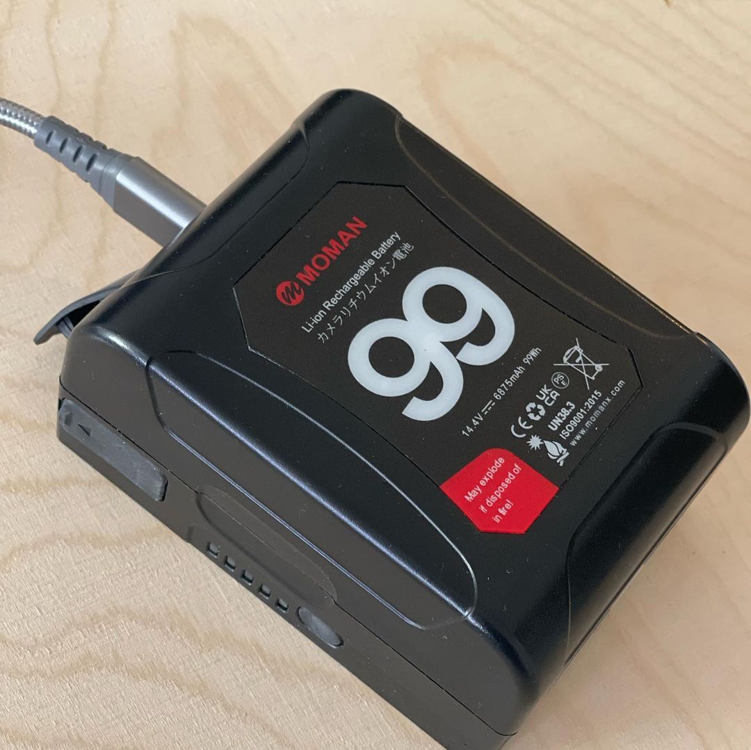 MomanGlobal's tweet photo. If #momanpower99 will be packaged in a new color, what would it be in your mind? 😍😉
📸@cinetester  &amp; @xackeryirving 
Learn more: https://t.co/zisunyr5Xl

#momanvideography #momanphotography #momanglobal #moman #tech #technology #flimmaker #videomaker #videomaking #videoproject https://t.co/mbw5dfCorx