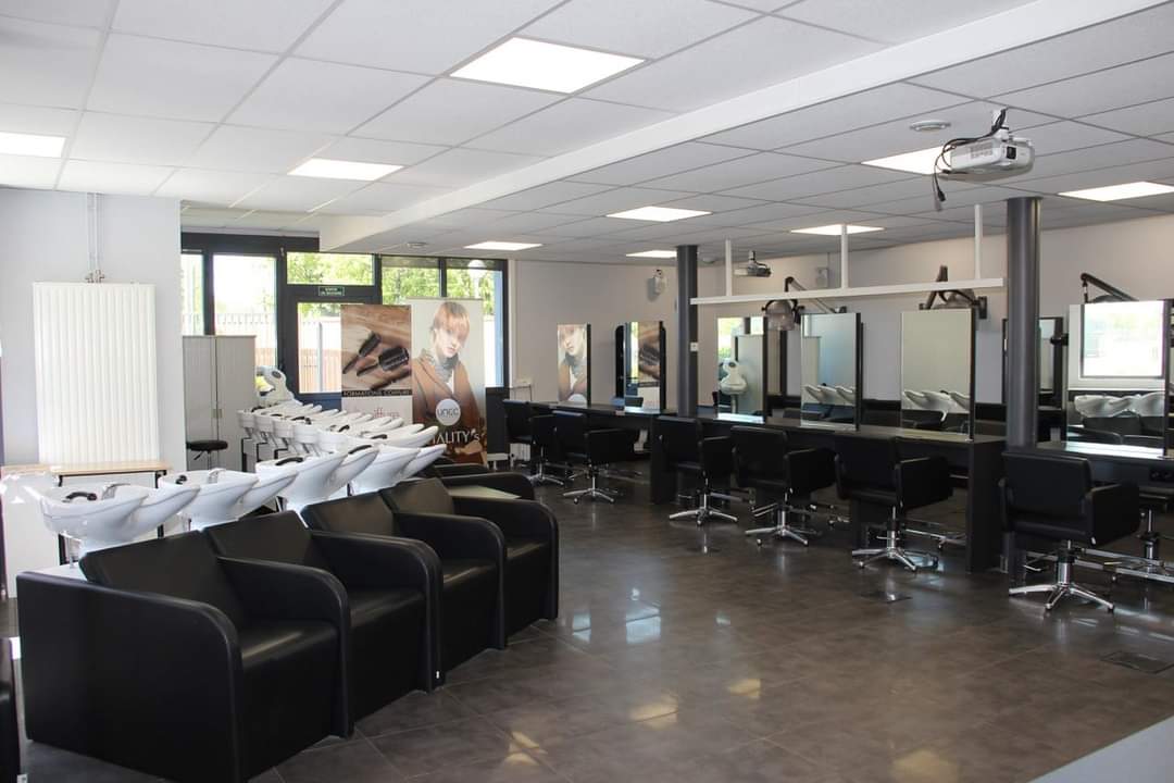 CfaCoiffure72's tweet photo. 📣 Lundi 9 mai à partir de 14h30, SPEED RECRUITING au CFA de la Coiffure de la Sarthe.
➡️ rencontre entre professionnels et jeunes cherchant un contrat d'apprentissage.✂
⚠️ Inscription obligatoire pour pouvoir venir sur place >  https://t.co/7oIZ3z0t5X
@sarthefr https://t.co/0Cb110khYw