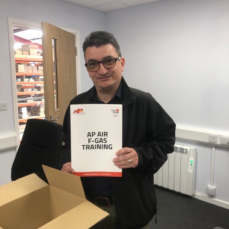 APAIRLtd's tweet photo. Bookings continue to roll in for our #CityandGuilds #ACtraining, including a big group booking for @PandBMachinery
For more info about the courses on offer ☎️ 01453 891320 &amp; ask for Dave.
#technicaltraining #mobileairconditioning #diagnosis #fgas #refrigeranthandling #R134a https://t.co/LP0r55lIId
