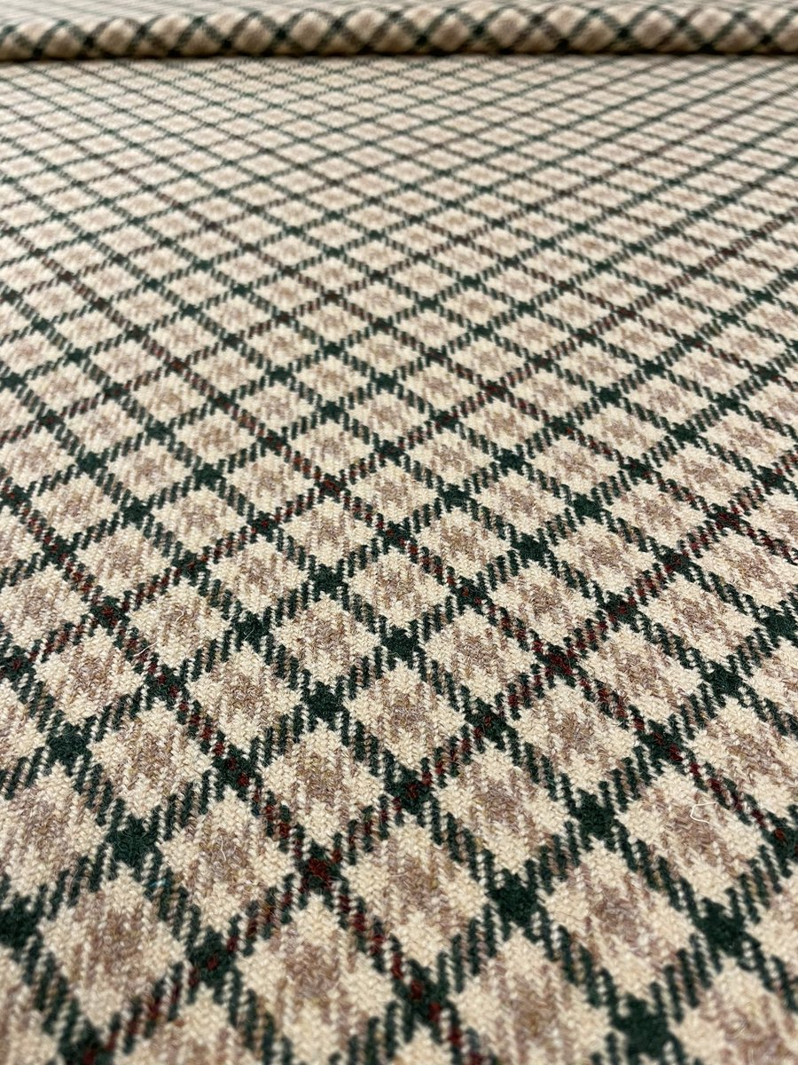 KabbaniTextiles's tweet image. Beautiful and fresh #English #tweed with a soft cream and green square check design. Strong and durable making it ideal for #patchworking and jacketing. Find me at kabbanitextiles.com #madeinengland #springtime