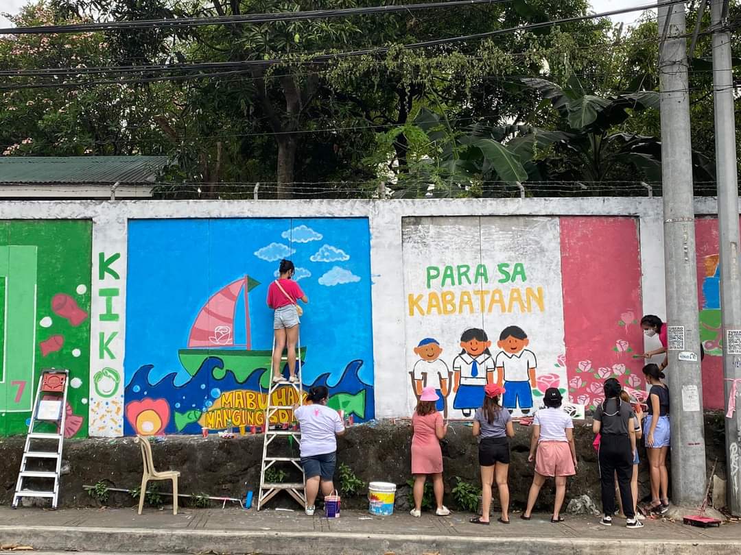 laruuuhhh's tweet photo. along aurora blvd and batino street. para kay @lenirobredo and @kikopangilinan! para sa bayan! 

#ipanalona10to
#LeniKikoAllTheWay https://t.co/TjpHxPWN5N