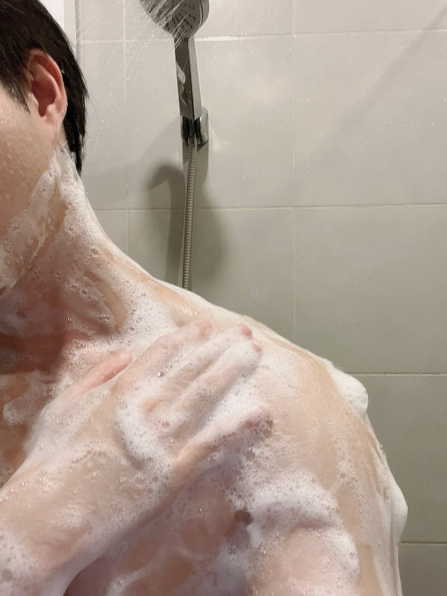 got_____'s tweet photo. ใช้แล้วชอบมากกก #Derma365 ทั้งคลีนเซอร์และโลชั่น ใช้ได้ทั้งผิวหน้าและผิวกายคือดีมากคุ้มสุดๆ หอมกลิ่นข้าวโอ๊ตอ่อนๆด้วย เหมาะสำหรับคนผิวแพ้ง่าย เจอแต่ฝุ่นควันใส่แมสทั้งวันอับชื้นมีสิวผดอีก ตัวนี้ช่วยได้เยอะเลยบำรุงผิวให้แข็งแรงขึ้น สิวก็ค่อยๆหาย เลิฟมากไปลอง #365หน้าไม่แพ้ https://t.co/7QD61pNeNV