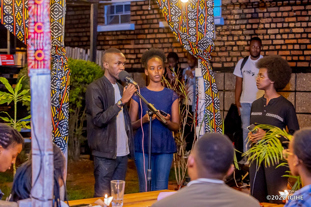 morioxkidshub's tweet photo. Urubyiruko rwitabiriye igikorwa cyo kwibuka cyateguwe n’Ingabo Corner rwababajwe n’ibikorwa bya Mukankiko na bagenzi be bapfobya, bakanahakana Jenoside yakorewe Abatutsi mu 1994 rwiyemeza kubahagurukira mu kubarwanya.#Kwibuka28 https://t.co/avxG39cae7
