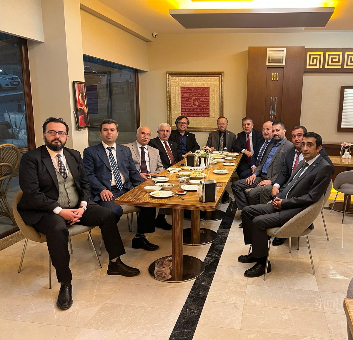 🇹🇷Mamak Kırşehirliler Derneğimizin organize Mamak Belediyesinin ev sahipliğinde gerçekleştirilen Kırşehirli hemşehrilerimizin buluştuğu iftar programına katılım sağladık. <a href="/DernegiMamak/">Mamak Kirsehirliler Dernegi</a> <a href="/FederasonuK/">Kırşehirliler Federasonu</a> <a href="/muratkose2/">Murat Köse</a> @gokcinarhilmi <a href="/turan_haci/">Hacı TURAN</a>