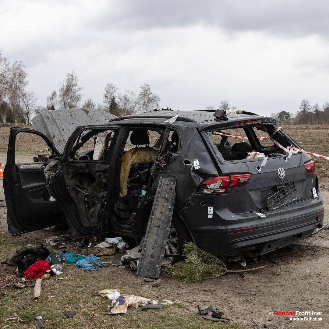 russians killed 3 women &amp; 2 kids, incl a 2yo toddler in #Bucha district. 15 cars of civilians tried to evacuate in column w "children" signs on Mar 12. russians stopped them, then fired at the column from a heavy machine gun. 5 ppl who were at the head of column died immediately