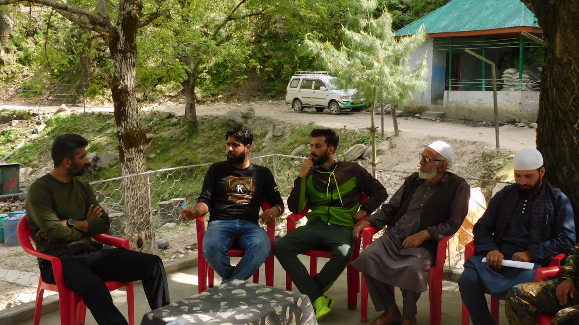 The message for all youngsters was also conveyed for optimum utilisation of the opportunities provided to them through various schemes and programmes.The locals expressed their appreciation for the selfless support from the men in uniform.
#keran
#kashmiris
#Kashmir
#ChinarCorps https://t.co/W33MudjNCe