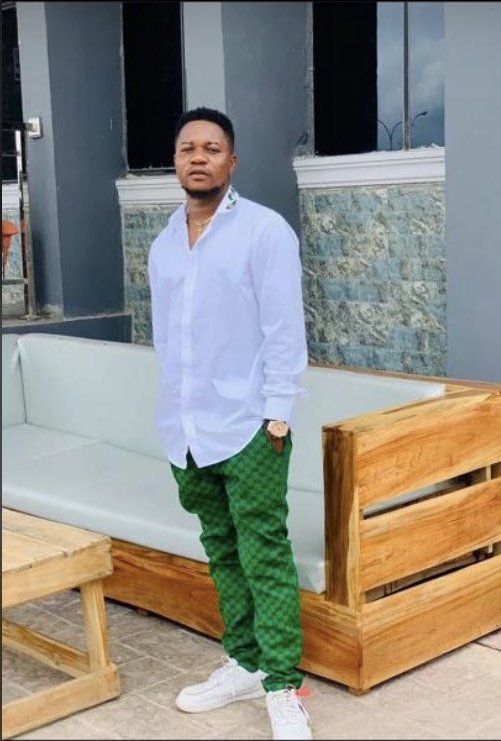 InsideOsogbo's tweet photo. #JusticeforAbiola: CANDLELIGHT PROCESSION

To pay the last respect to our late brother- Abíọ́lá Afọlábí, there will be a Candlelight Procession as follows:

Date: Tuesday 12th April, 2022

Time: 5:00pm

Route: Capital Hotel Junction - Freedom Park

Dress Code: Black

RT https://t.co/34HbCkJ0Eg