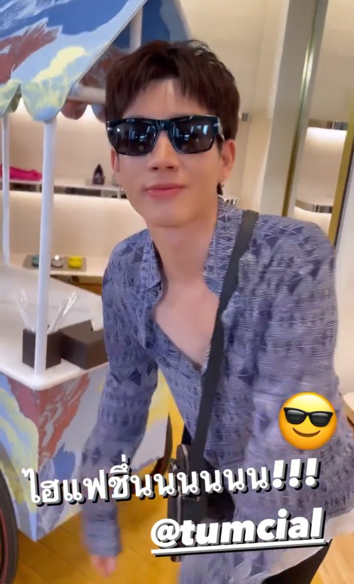 JumpolAesthetic's tweet photo. Cute 🥺🤏
#FerragamoSS22 #ออฟจุมพล #OffJumpol https://t.co/JlXGyFRW5C