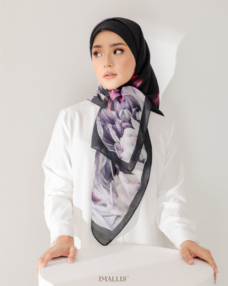 Imallishq's tweet image. Another beautiful printed scarf for Lebaran.✨
Inaya Voile 10 code Anjela &amp;amp; Irene. RM42 sehelai untuk semua saiz sempena Promo Raya 2022.🤩

- Combo 3pcs and above get FREE SHIPPING (sm), RM9 (ss).

#InayaVoile10 #printedScarf #printedSquare #tudungRaya #premiumCottonVoile