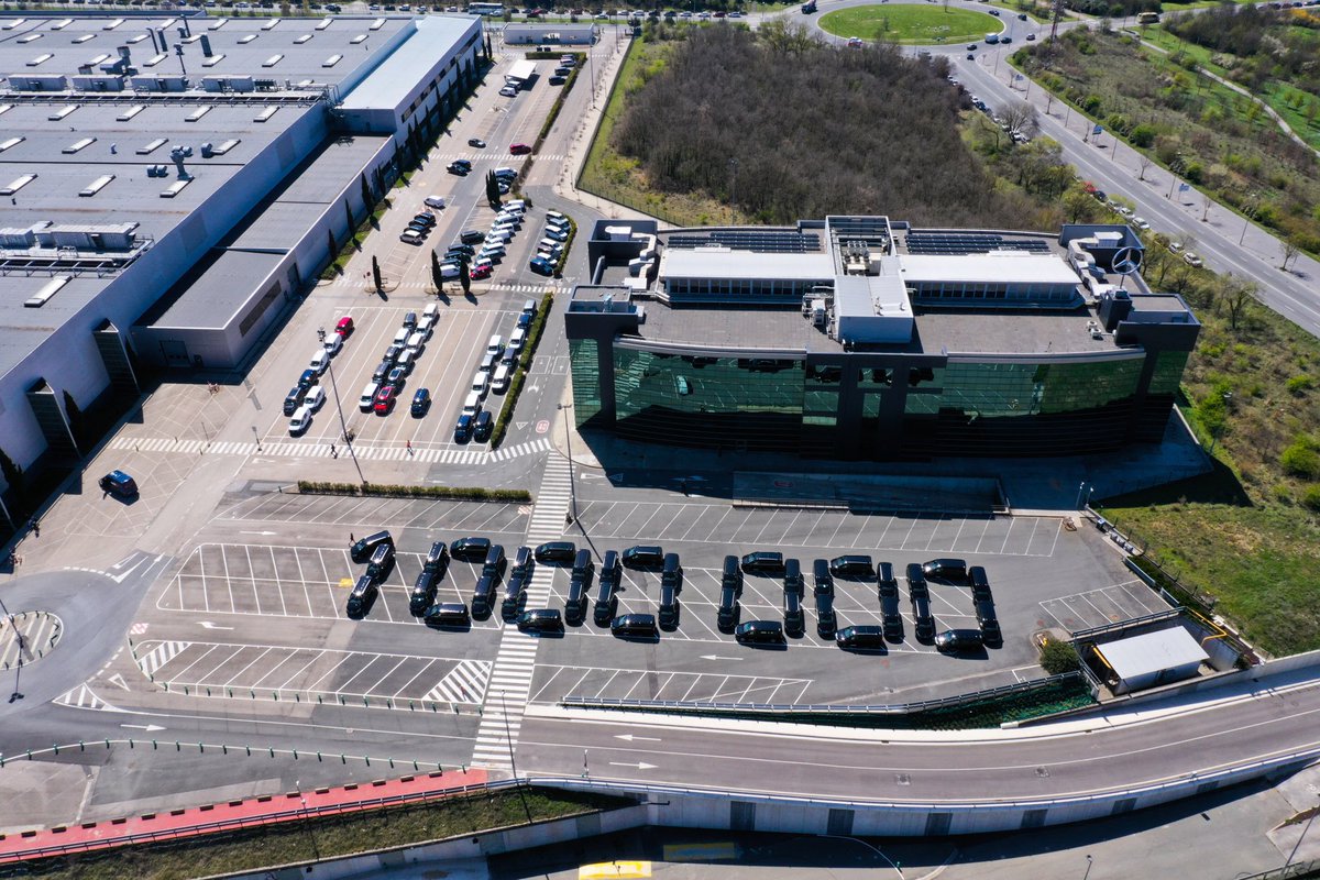 Agreda_MB's tweet photo. Mercedes-Benz celebra la producción de un millón de unidades de #vito y #claseV en su factoría de Vitoria. Con más de 5.000 personas empleadas en la fábrica, la planta celebra 68 años con instalación de automoción. #mercedesVans #vanpro https://t.co/4Yh1YJhEcm