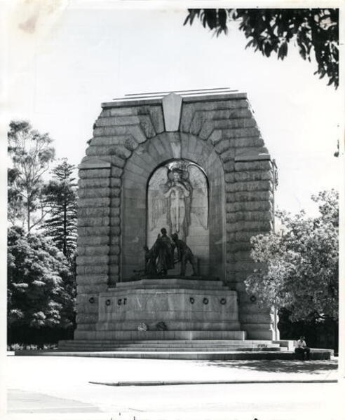 City Library, Hutt St Library &amp; North Adelaide Library will be closed on Monday 25 April for the Anzac Day public holiday. 24 hour chutes are available for returns at each library location. 
#LestWeForget