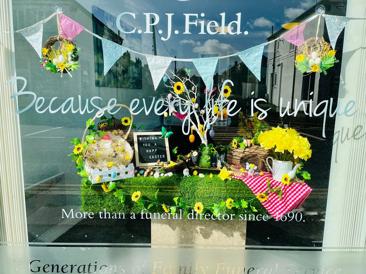 CPJField's tweet photo. How sweet is our window display designed by Jodie Hart and Rhia at our #HaineAndSon funeral home in #Polegate 🐰🐣

#Easter #EasterBunnies #Bunny #EasterFlowers #EasterWindowDisplay #EasterDisplay https://t.co/JX2SQf5hA1