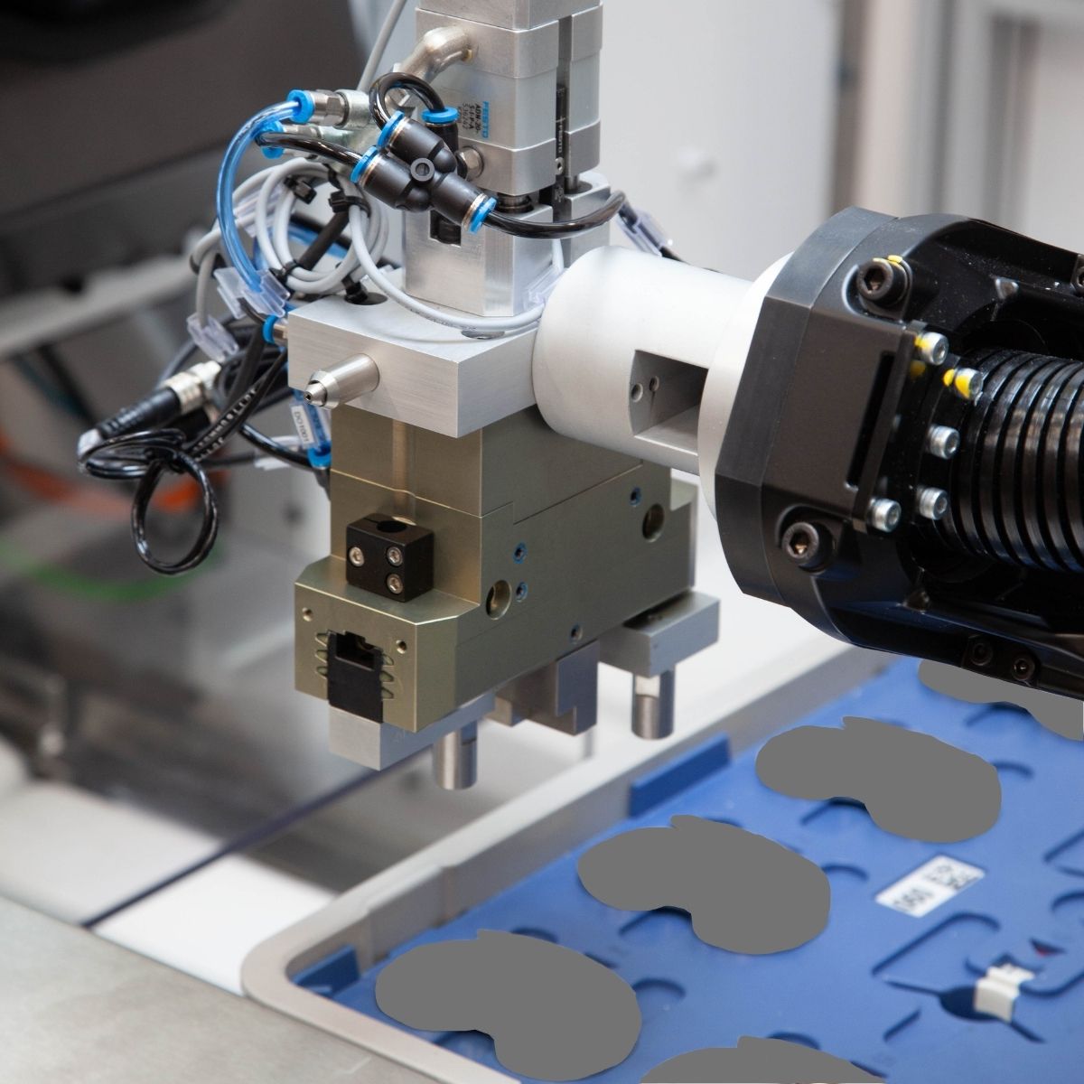 RobopodLtd's tweet photo. Tendapod XL gives you the ability to integrate multiple automated tending machines to work together as one intelligent production line.
Read more - https://t.co/SVXKHOahfM
#BeyondSmart #SmartFactory #DigitalManufacturing #UKManufacturing https://t.co/F8mEbl5Vn3