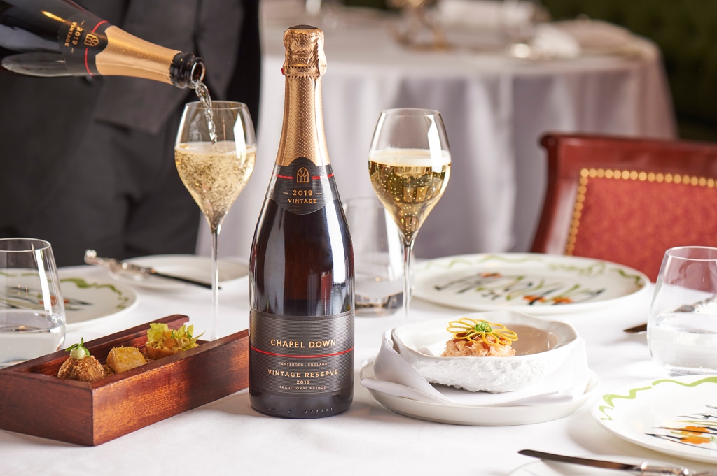 The Vintage Reserve 2019 has been created specifically to be paired with food, it has a lower dosage of 5g/l which results in a clean and refreshing sparkling wine with higher acidity that works perfectly across a variety of dishes.
-
#VintageReserve2019 #EnglishSparklingWine